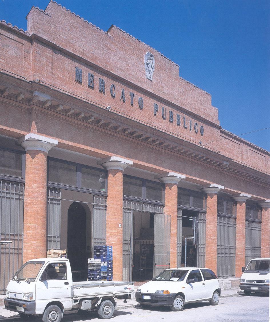 Il mercato di Via N. Sauro