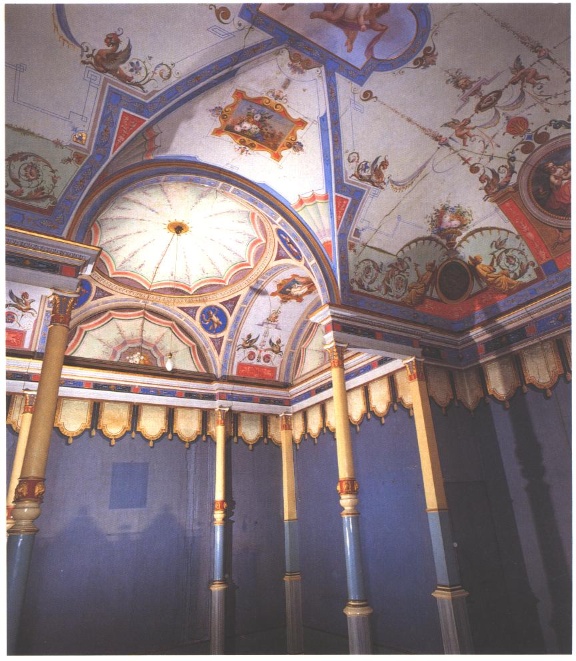 Una stanza al 2° piano (L' Alcova - appartamenti ottocentesci) Una stanza al 2° piano (L' Alcova - appartamenti ottocentesci)