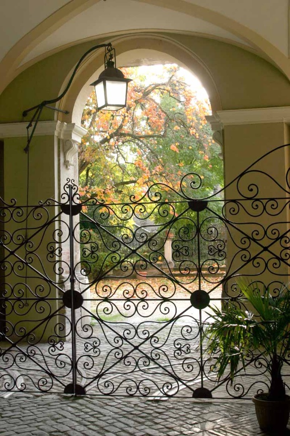 Palazzo Pianetti (entrata del giardino) Palazzo Pianetti (entrata del giardino)