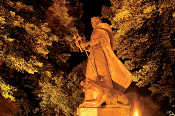 Monumento a Federico II Monumento a Federico II