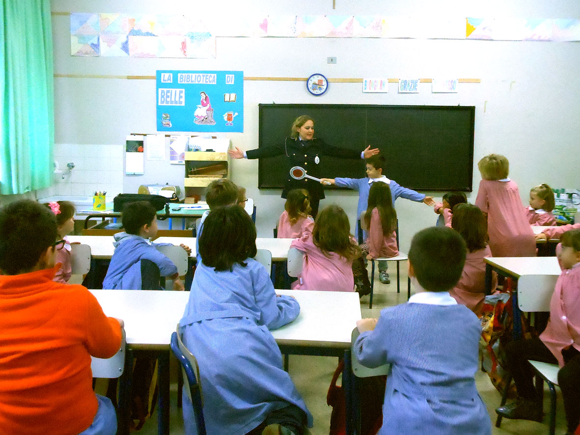 Vigili urbani in classe