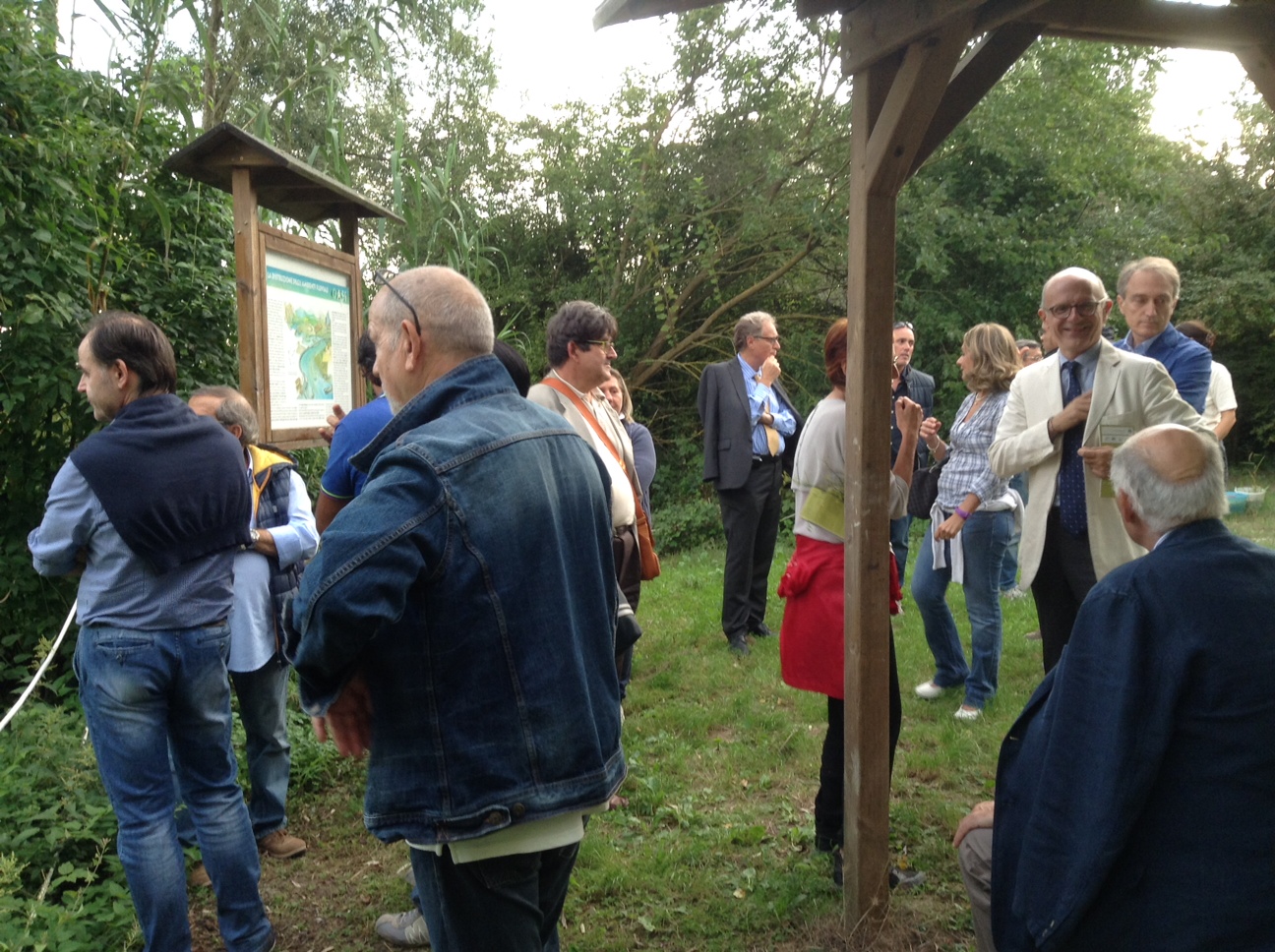 Un momento della visita all'Oasi