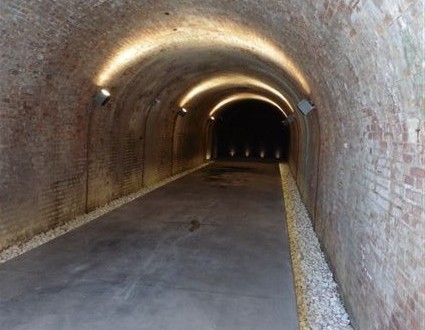 La galleria che porta all'ascensore di via Castelfidardo