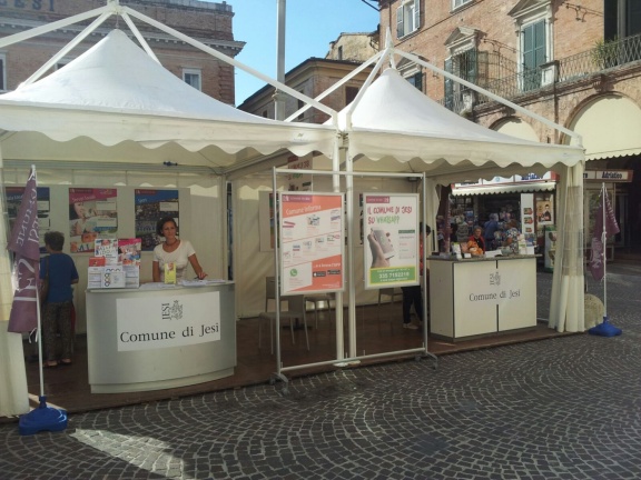 Stand del Comune di Jesi alle Fiere di San Settimio Stand del Comune di Jesi alle Fiere di San Settimio