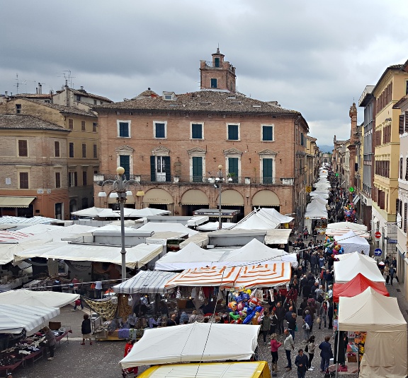 Il centro duerante le Fiere Il centro duerante le Fiere