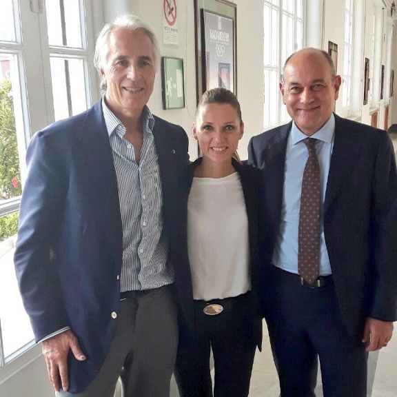 Il presidente del CONI Malagò con Valentina Vezzali e il Sindaco Massimo Bacci Il presidente del CONI Malagò con Valentina Vezzali e il Sindaco Massimo Bacci