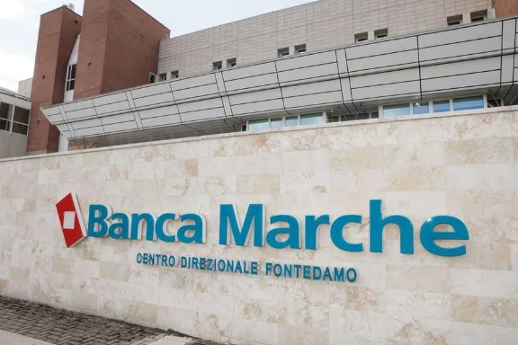 L'ex sede di Banca Marche L'ex sede di Banca Marche