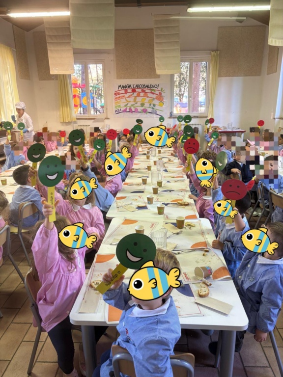 Bambini in mensa Bambini in mensa