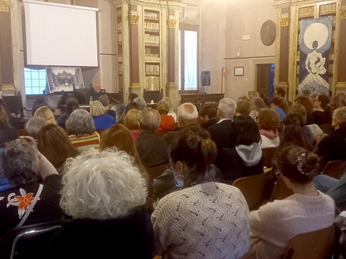 Un momento dell'incontro con Marco Aime Un momento dell'incontro con Marco Aime