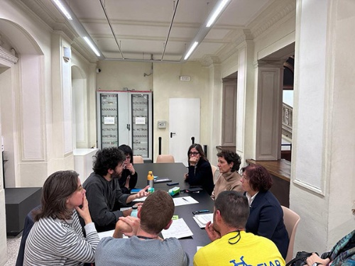 L'Assessora Melappioni durante un tavolo del forum L'Assessora Melappioni durante un tavolo del forum