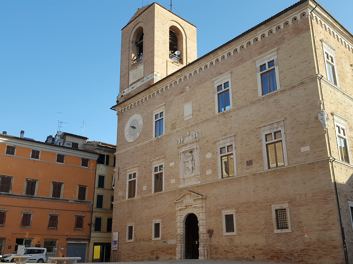 Piazza Colocci