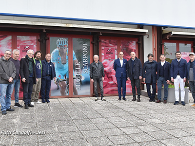 Vetrofanie al Palazzetto dello Sport