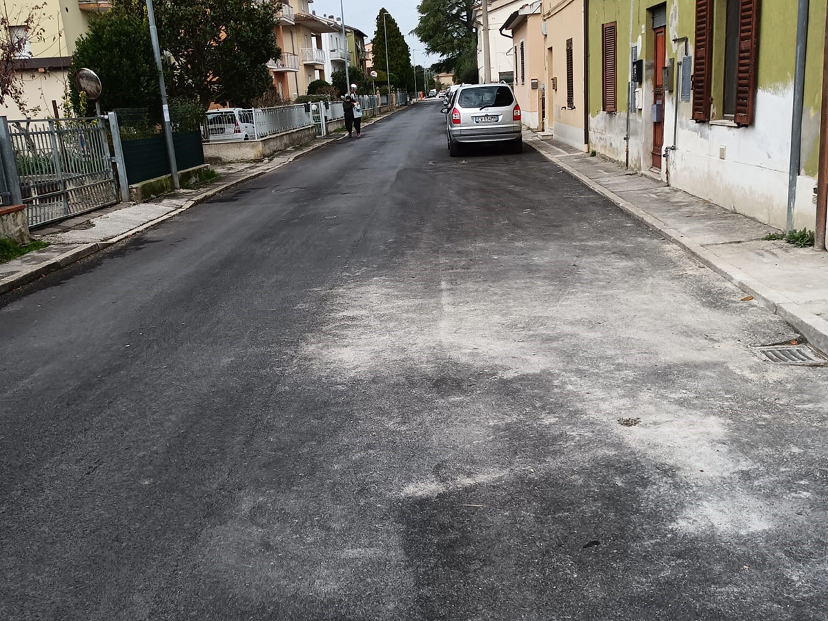 Asfaltatura via Calabria