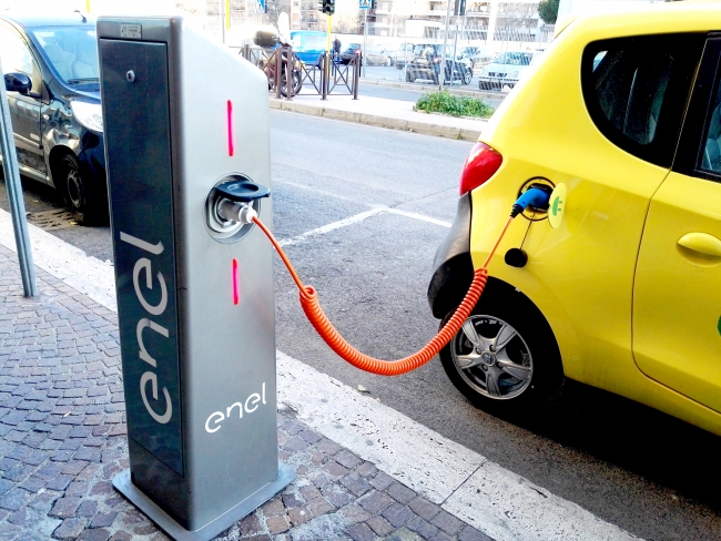 Colonnine ricarica auto elettriche